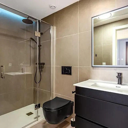 In With Kitchenette Apartment